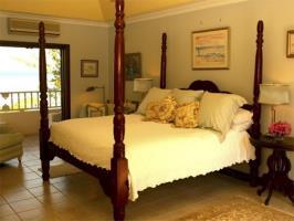 4 Bedroom Villa - Runaway Bay Exteriör bild